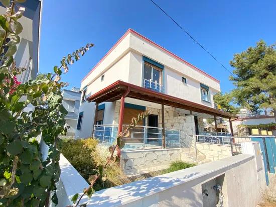 Seferihisar Payamlı Da Geneş Bahçeli Satılık 2+1 Villa