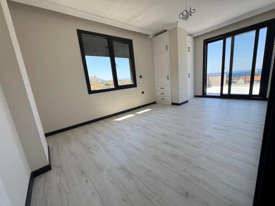 Seferihisar Atatürk Mahallesi Panoramik Deniz Manzaralı Sıfır Satılık 3+1 Villa