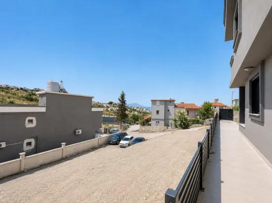 Seferihisar Atatürk Mahallesi Panoramik Deniz Manzaralı Sıfır Satılık 3+1 Villa