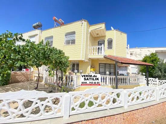 Seferihisar Mersinalanı'nda deniz tarafında denize 50m bahçeli satılık 3+1 Villa!