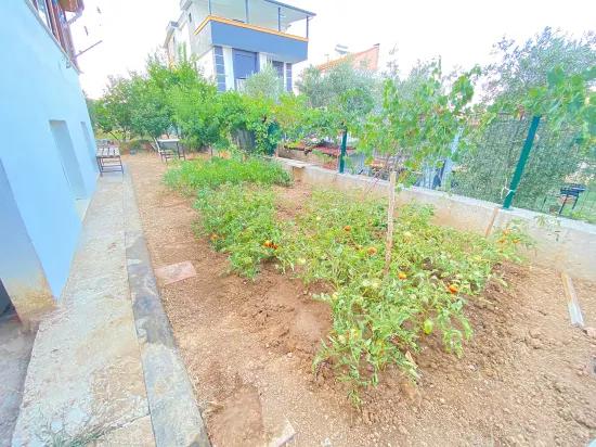 Seferihisar Atatürk Mah.’de full deniz manzaralı tam müstakil satılık 4+1 Villa