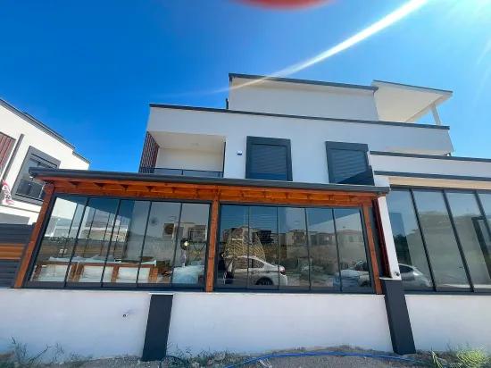 Seferihisar İncisi, Doğanbey'de Havuzlu Ultra Lüks Satılık 3+1 Villa