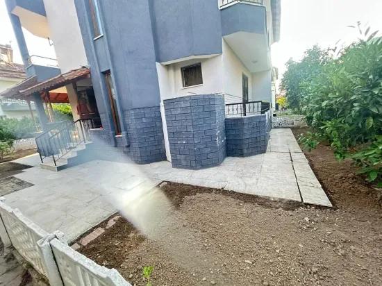 Gümüldür'de denize 100m site İçerisinde geniş bahçeli satılık 4+1 villa
