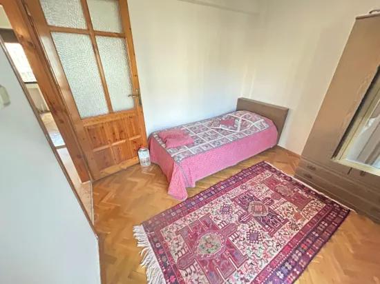 Gümüldür'de denize 100m site İçerisinde geniş bahçeli satılık 4+1 villa