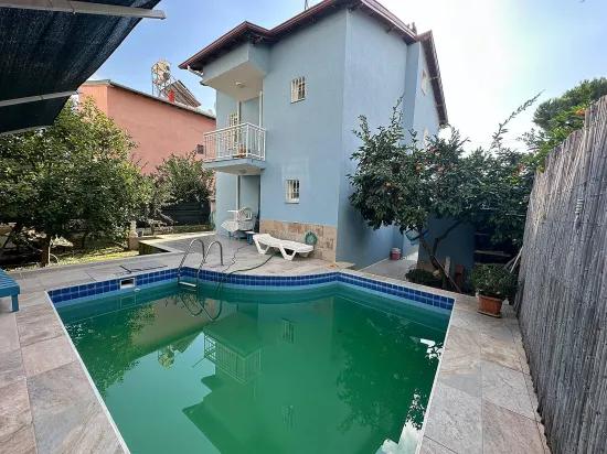 Menderes Gümüldür İnönü Mah. tek Müstakil, Havuzlu Satılık 3+1 Villa