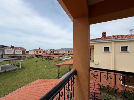 Menderes Gümüldür İnönü Mah.de Seçkin Site İçinde | Havuzlu Satılık 3+1 Villa