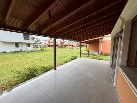 Menderes Gümüldür İnönü Mah.de Seçkin Site İçinde | Havuzlu Satılık 3+1 Villa