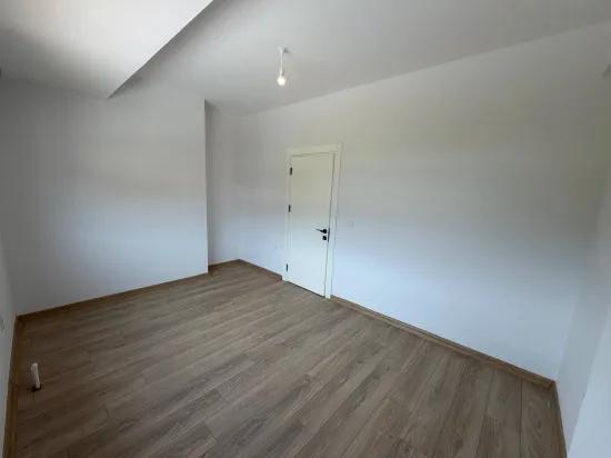 Menderes Gümüldür İnönü Mah.de Seçkin Site İçinde | Havuzlu Satılık 3+1 Villa