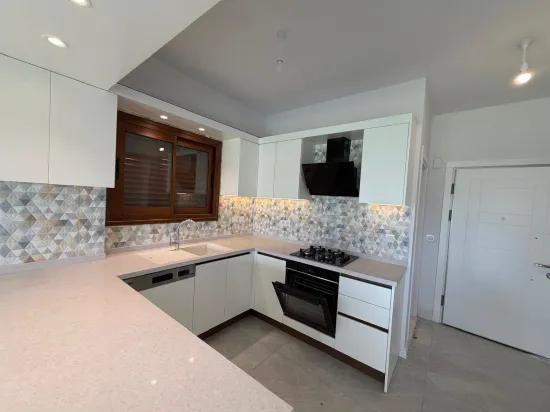 Menderes Gümüldür İnönü Mah.de Seçkin Site İçinde | Havuzlu Satılık 3+1 Villa