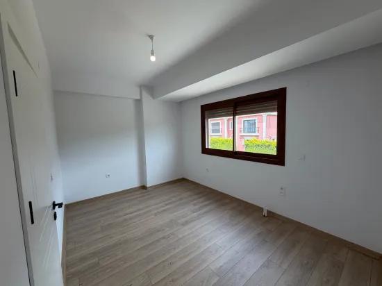Menderes Gümüldür İnönü Mah.de Seçkin Site İçinde | Havuzlu Satılık 3+1 Villa