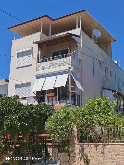 Seferihisar Ürkmez yolun deniz tarafında satılık 1+1 daire