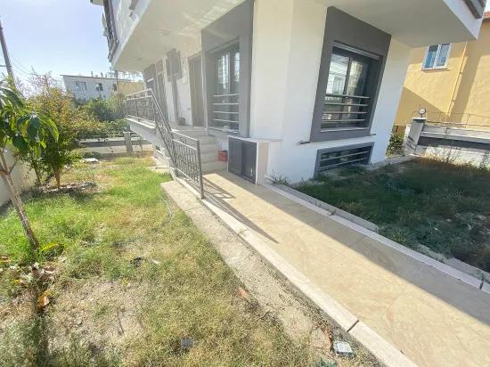 Seferihisar Mersin Alanı Mh. deniz manzaralı bahçeli satılık 3+1 Villa