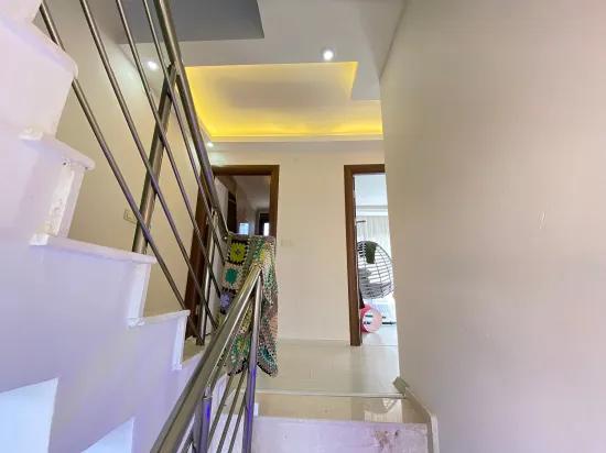 Seferihisar Mersin Alanı Mh. deniz manzaralı bahçeli satılık 3+1 Villa