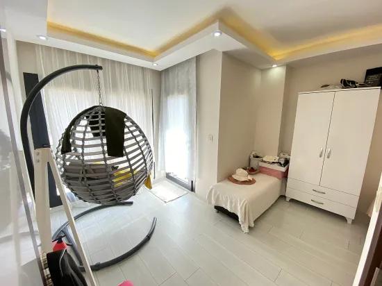 Seferihisar Mersin Alanı Mh. deniz manzaralı bahçeli satılık 3+1 Villa