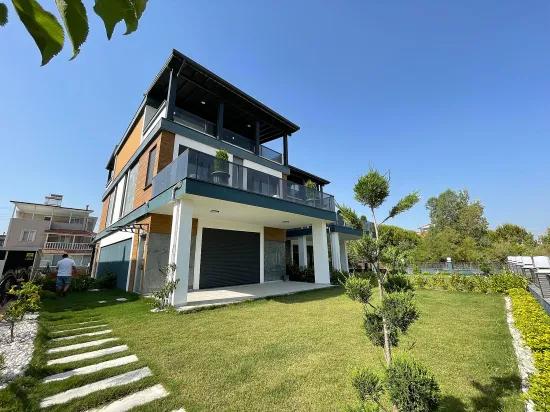 Seferihisar Bengilerde Denize Sıfır Konumda Modern Ultra Lüks Kaliteli Satılık 3+1 Villa