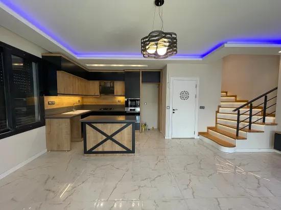 Seferihisar Bengilerde Denize Sıfır Konumda Modern Ultra Lüks Kaliteli Satılık 3+1 Villa