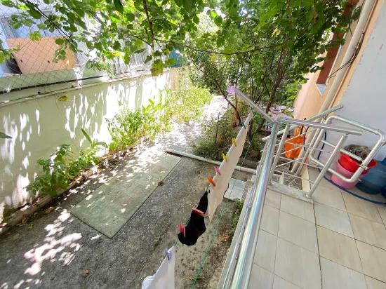 Seferihisar Ürkmezmersin Alanı’nda Denize 100 Metre, Geniş Bahçeli, satılık 2+1 Daire!