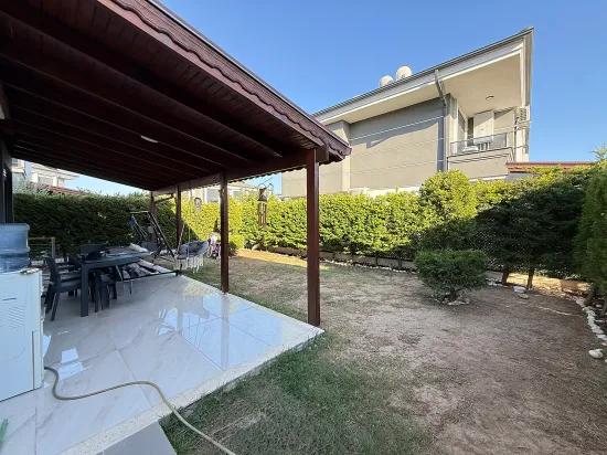 Seferihisar Doğanbey'de Müstakil Havuzlu Ayrı Mutfak Geniş Bahçe Satılık 3+1 Villa