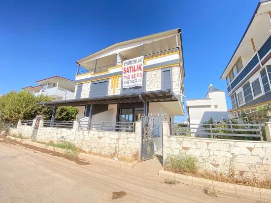 Seferihisar Payamlı Denize 350 m Mesafede Sıfır Lüks Satılık 3+1 Villa