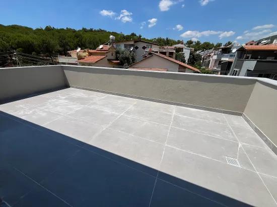Menderes/özderede Deniz Tarafında Denize 400m Geniş Bahçeli 3+1 Lüks Villa
