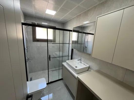 Menderes/özderede Deniz Tarafında Denize 400m Geniş Bahçeli 3+1 Lüks Villa