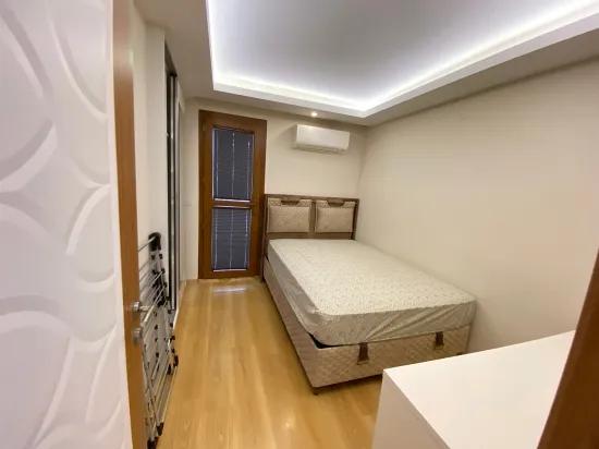 Seferihisar Ürkmez Erdem Tur Sitesinde Full Eşyalı, havuzlu & Akıllı Satılık 3+1 Villa