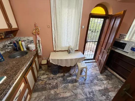 Seferihisar Ürkmez Bengiler’de Denizin Yanı Başında Satılık Masrafsız 4+1 Köşe Villa