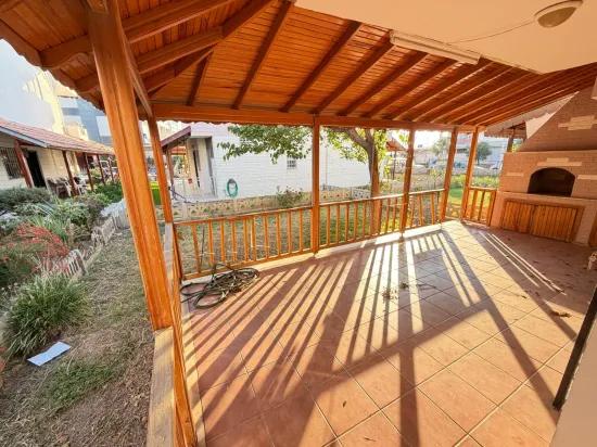 Gümüldür Fevzi Çakmak’ta denize 50 metre mavi bayraklı plaj dibinde 3+1 villa Gümüldür’de