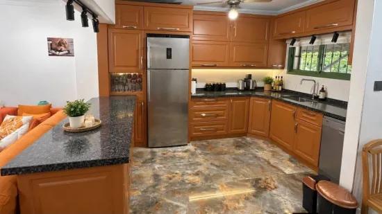 Özderede Denize Sıfır Havuzlu Sitede Tadilatlı 3+1 Satılık Villa