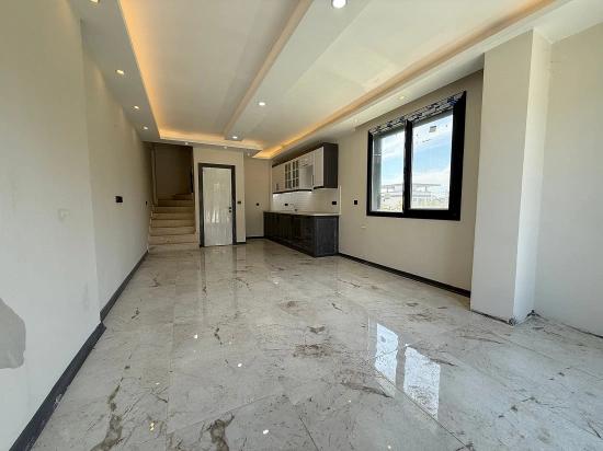 Doğanbey De Çok Büyük Bahçeli Deniz Çok Yakın Satılık 2+1 Villa