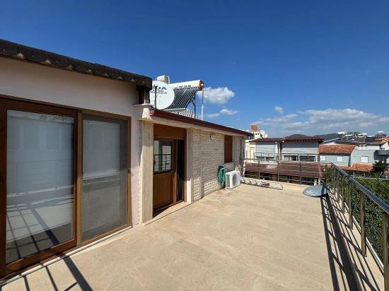Gümüldür De Denize 50Mt Eşyalı Geneş Bahçeli Satılık 5+1 Villa