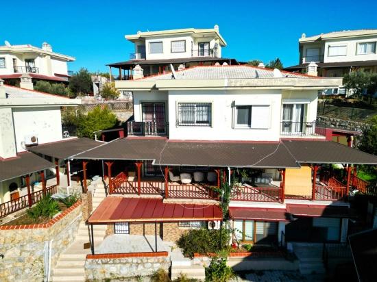 Seferihisar Doğanbey De Deniz Manzaralı Satılık 4+1 Villa