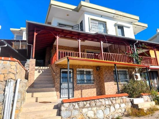 Seferihisar Doğanbey De Deniz Manzaralı Satılık 4+1 Villa