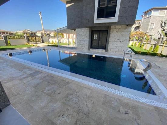 Gümüldür De Denize 50m2 Havuzlu Bahçeli Satılık Yazlık Villa