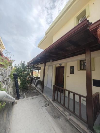 Doğanbey De Tamamen Yenilenmiş Ultra Lüks Satılık 4+1 Villa