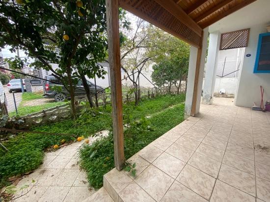 Ürkmez De Deniz Tarafında Mustakil Bahçeli Kiralık 3+1 Yazlık