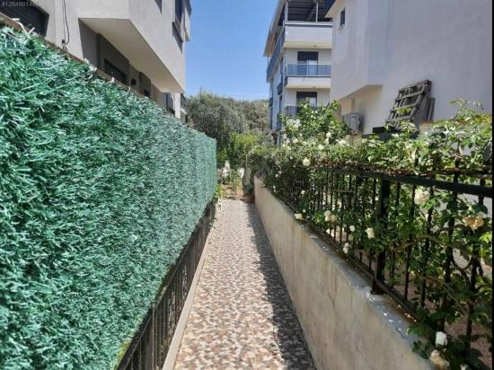 Ürkmez De Deniz 450 Metre,Geniş Bahçeli Tripleks Yazlık