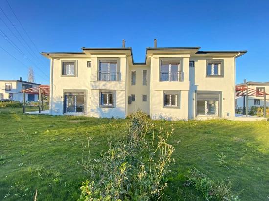 Seferihisar Kavakdere’de Modern Mimari: Müstakil Parselli 3+1 Köşe Villa