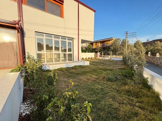 Doğanbey Payamlı Da Geniş Bahçeli Sıfır 3+1 Satılık Villa
