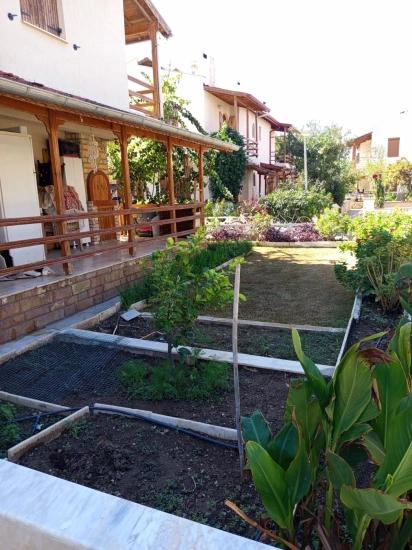 Doğanbey De Denize Sıfır Siteiçersinde Yüzme Havuzu Satılık 3+1 Villa