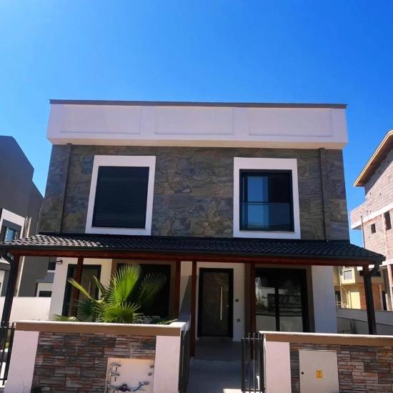 Özderede Çerşı Merkezinde Ön Cephe Oturuma Hazır Satılık 3+1 Villa!!