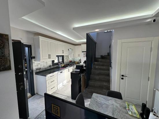 Seferihisar Atatürk Mah. Deniz Manzaralı, Modern Tasarımlı Satılık 4+1 Villa