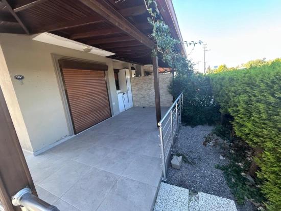 Gümüldürde Denize Sıfır Site İçerisinde Havuzlu 3+1 Villa