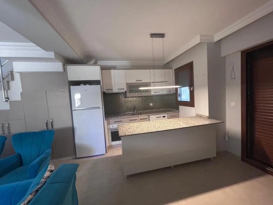 Gümüldürde Denize Sıfır Site İçerisinde Havuzlu 3+1 Villa