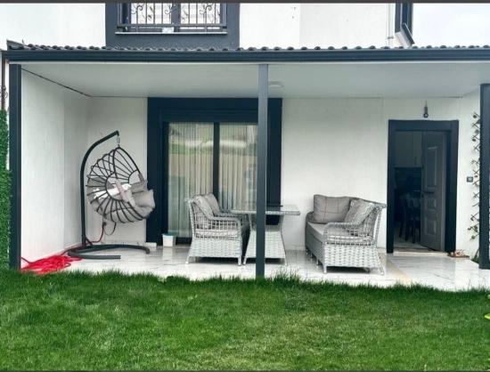 Seferihisar Payamlı'da Geniş Bahçeli Denize Yakın Satılık 2+1 Villa