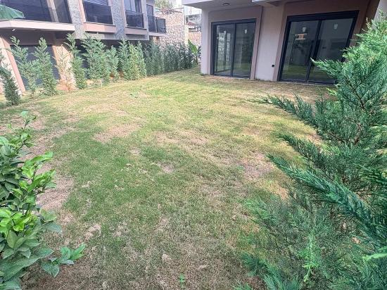 Özdere'de Deniz Tarafında Havuzlu 3+1 Lüks Yapım Özel Villa