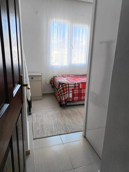 Ürkmezde Merkezi Konumda Deniz Tarafında Satılık 2+1 Daire