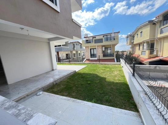 Özdere Ortamahallede Denize Çok Yakın Satılık 3+1 Villa