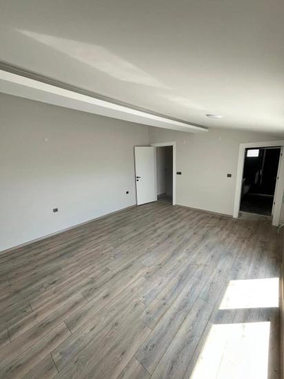 Özdere Ortamahallede Denize Çok Yakın Satılık 3+1 Villa