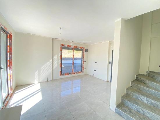 Ürkmez Plaja Yakın Havadar 3+1 Satılık Villa